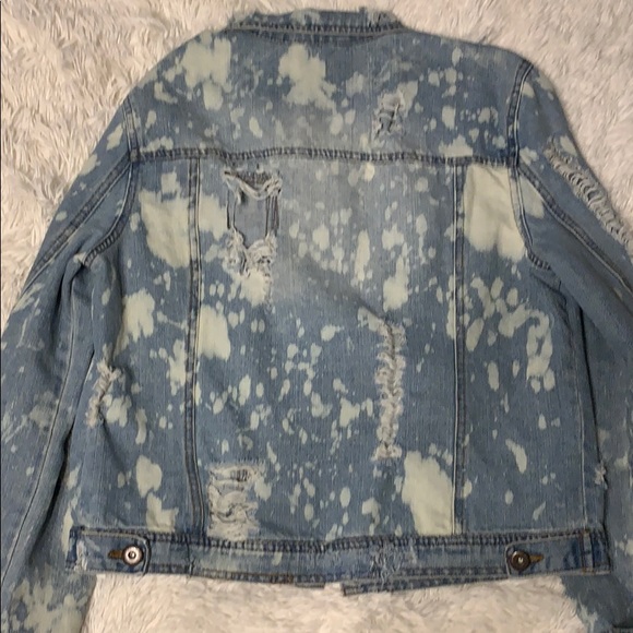 Distressed Jean Jacket Size L/XL - Picture 7 of 7